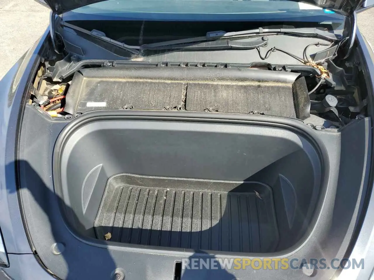 11 Photograph of a damaged car 7SAYGDEE2NF385227 TESLA MODEL Y 2022
