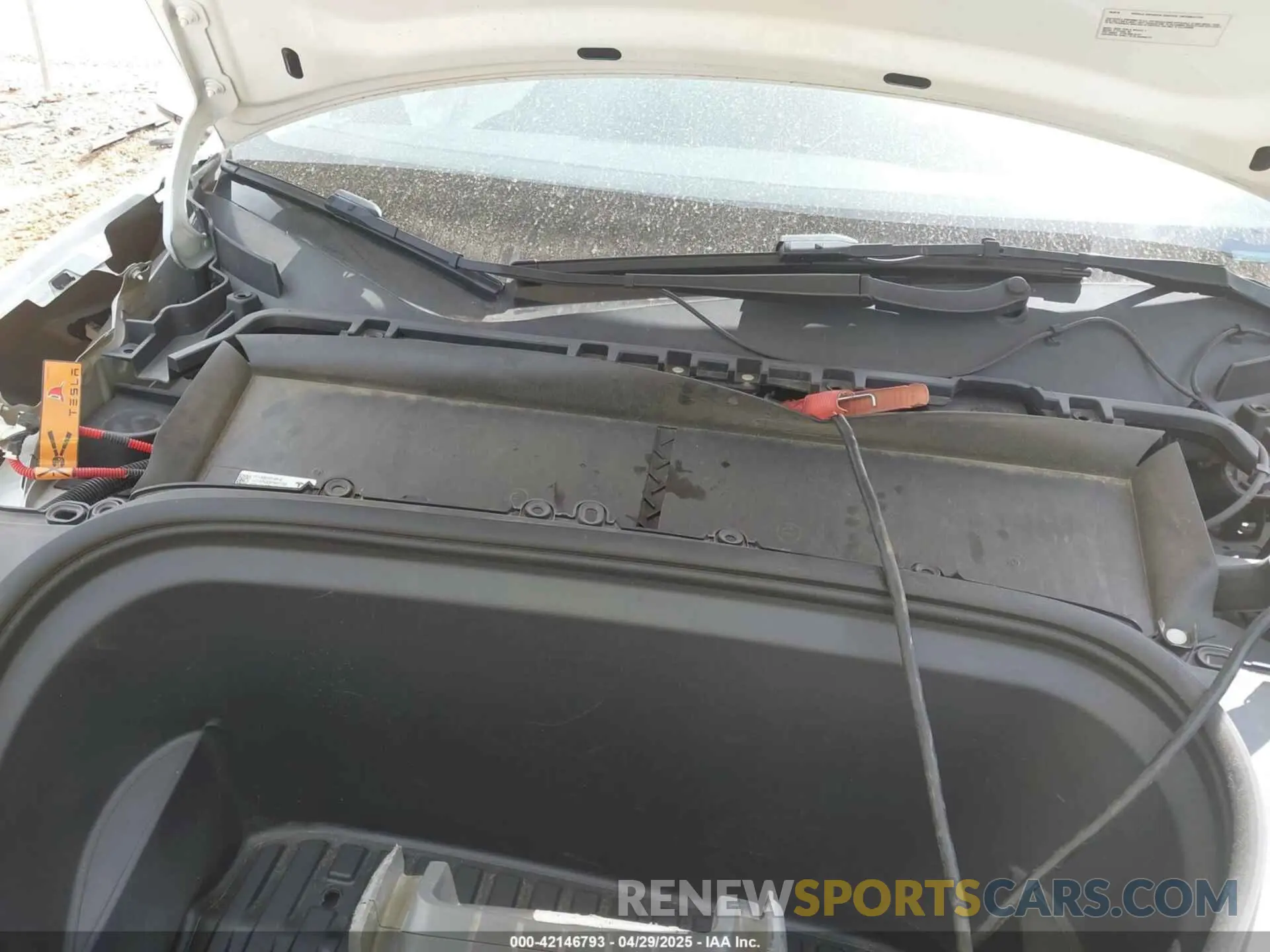 10 Photograph of a damaged car 7SAYGDEE2NF385910 TESLA MODEL Y 2022