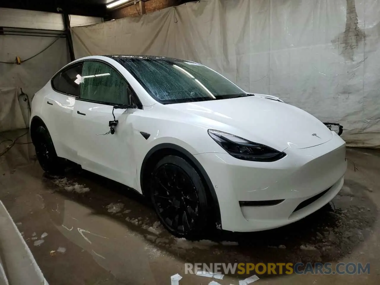 4 Photograph of a damaged car 7SAYGDEE2NF387026 TESLA MODEL Y 2022