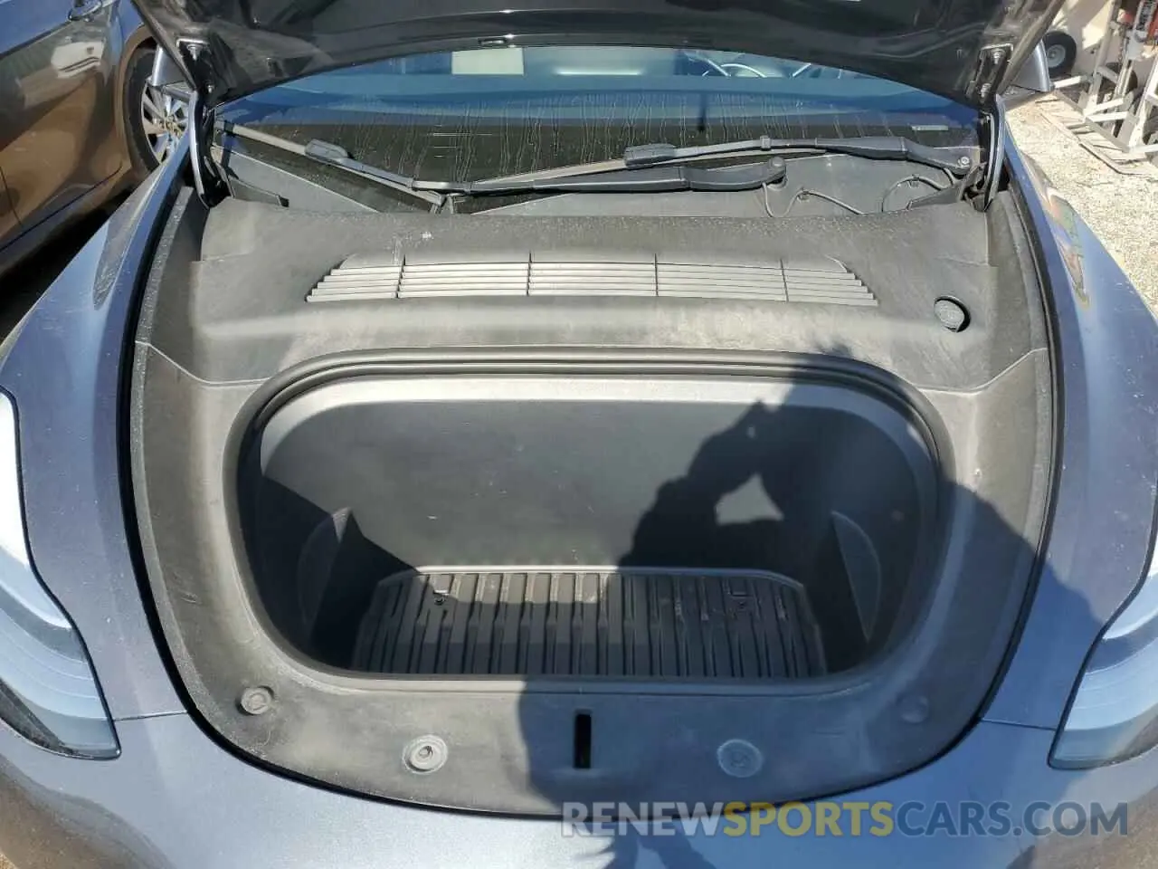 11 Photograph of a damaged car 7SAYGDEE2NF389987 TESLA MODEL Y 2022