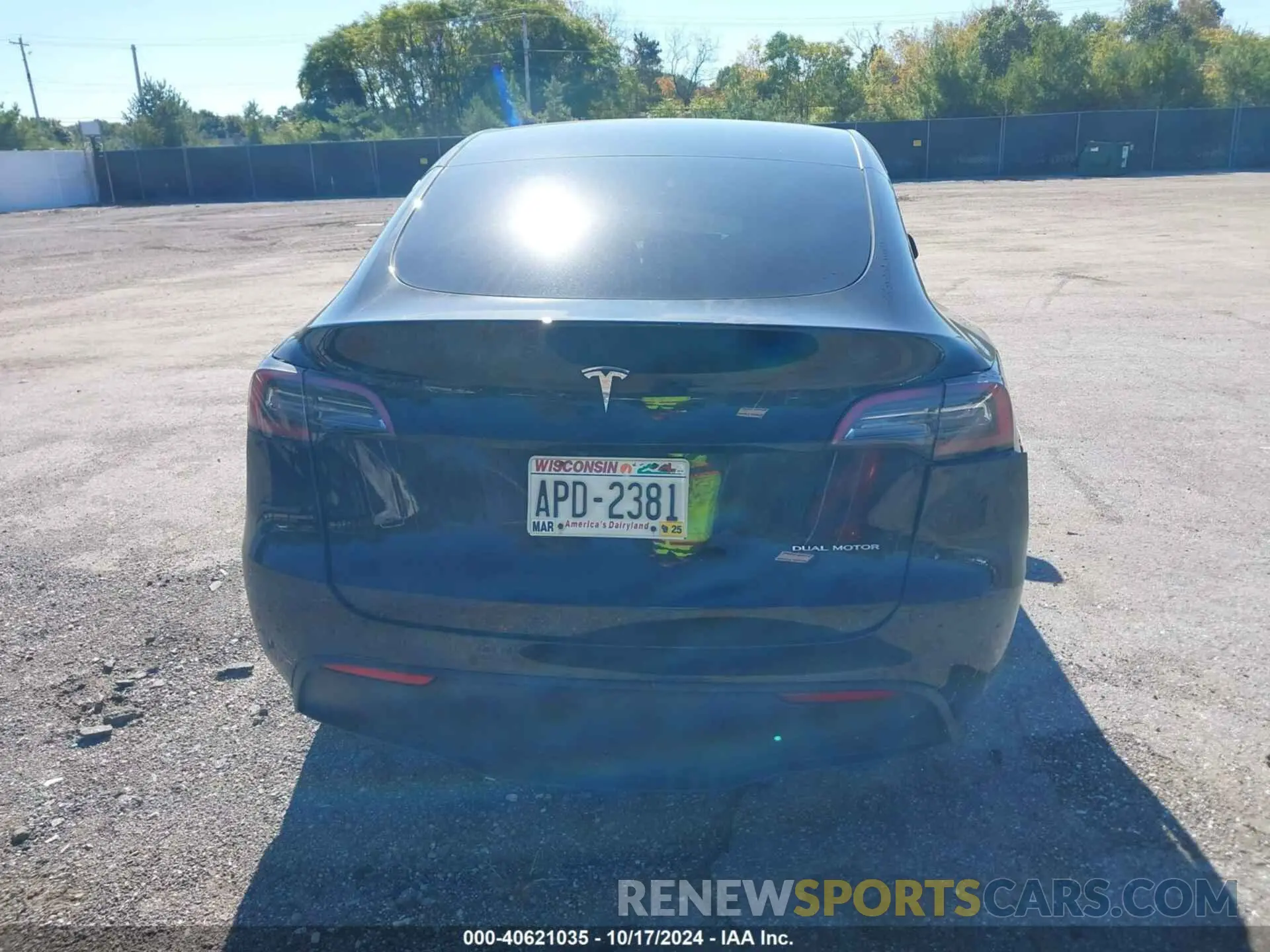 15 Photograph of a damaged car 7SAYGDEE2NF391044 TESLA MODEL Y 2022
