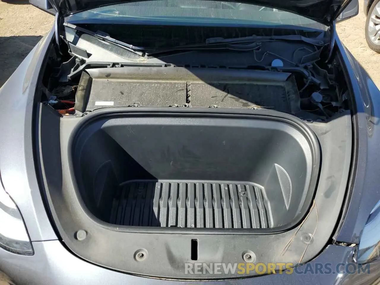 11 Photograph of a damaged car 7SAYGDEE2NF402320 TESLA MODEL Y 2022