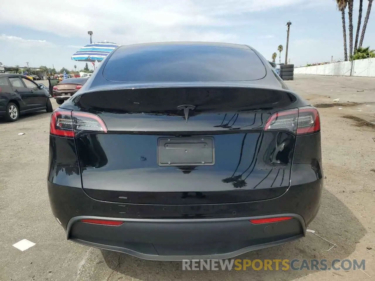 6 Photograph of a damaged car 7SAYGDEE2NF447676 TESLA MODEL Y 2022