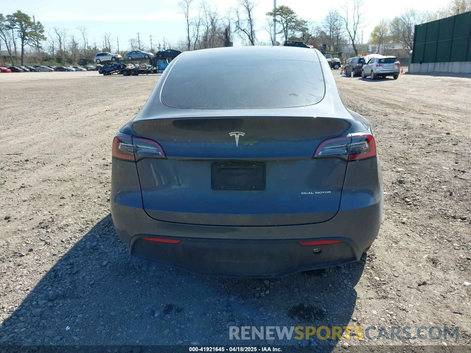 16 Photograph of a damaged car 7SAYGDEE2NF460945 TESLA MODEL Y 2022