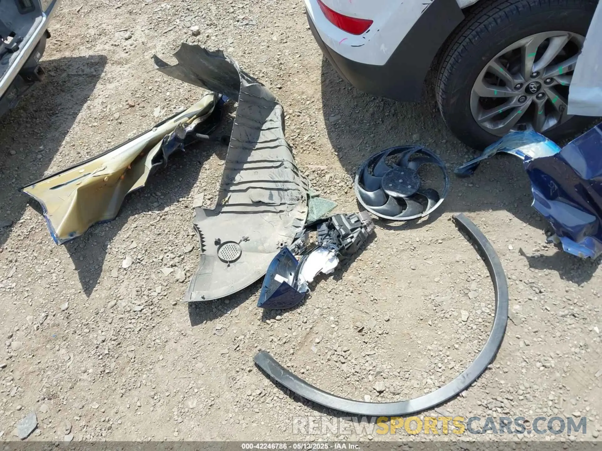 11 Photograph of a damaged car 7SAYGDEE2NF480161 TESLA MODEL Y 2022