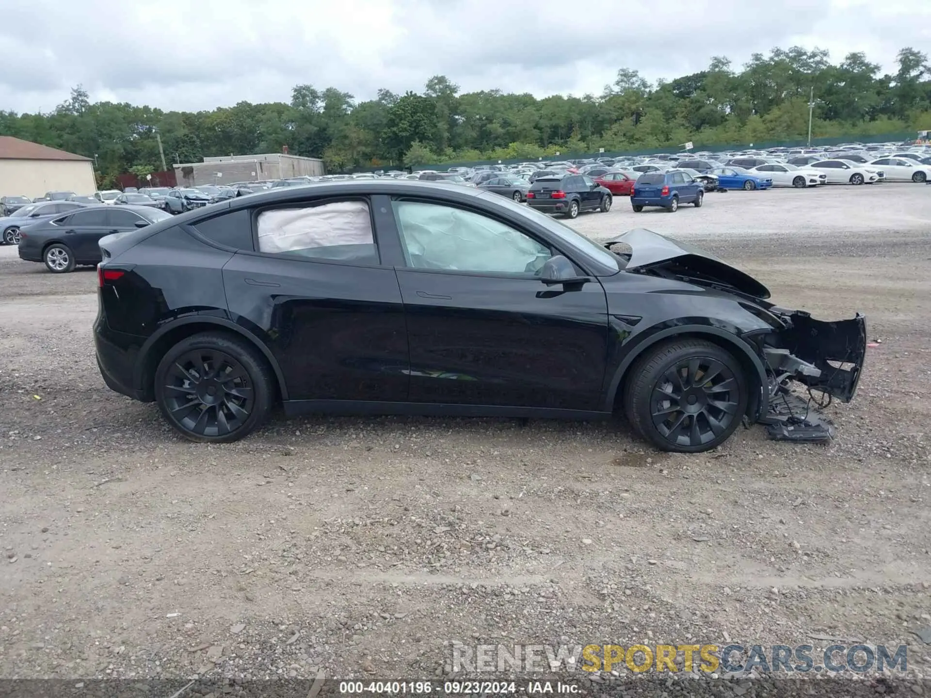 12 Photograph of a damaged car 7SAYGDEE2NF481570 TESLA MODEL Y 2022
