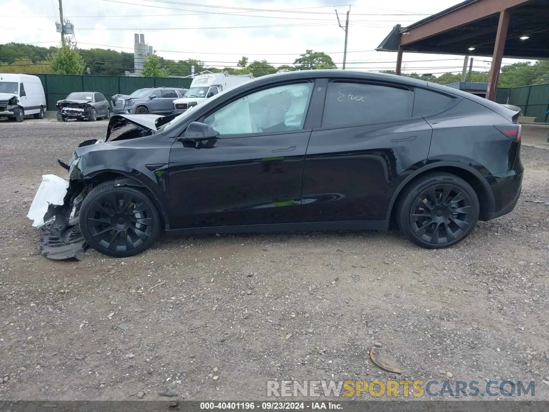 13 Photograph of a damaged car 7SAYGDEE2NF481570 TESLA MODEL Y 2022