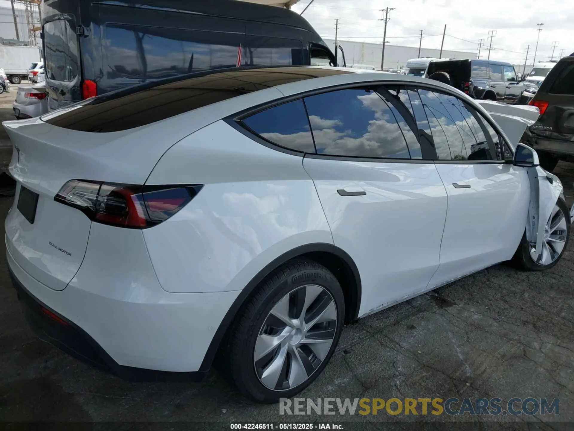 4 Фотография поврежденного автомобиля 7SAYGDEE2NF509769 TESLA MODEL Y 2022