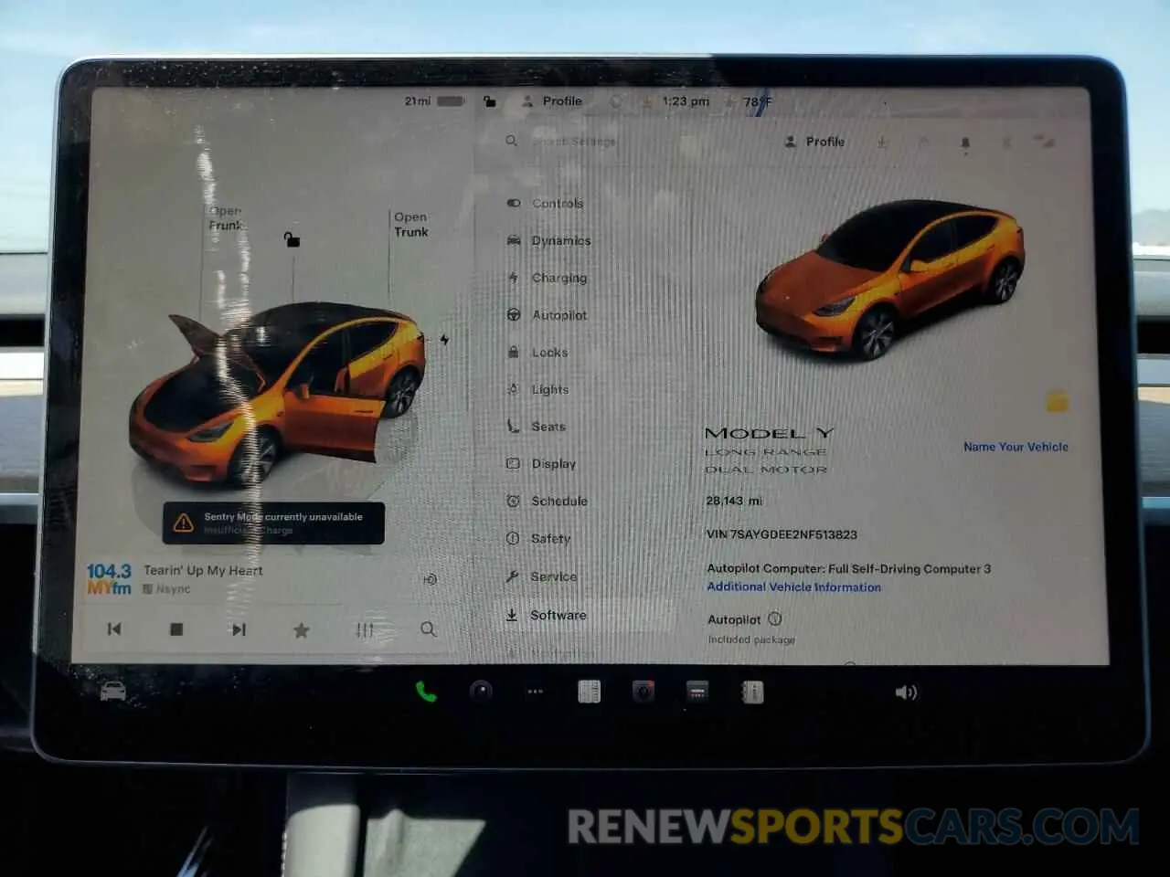 9 Photograph of a damaged car 7SAYGDEE2NF513823 TESLA MODEL Y 2022