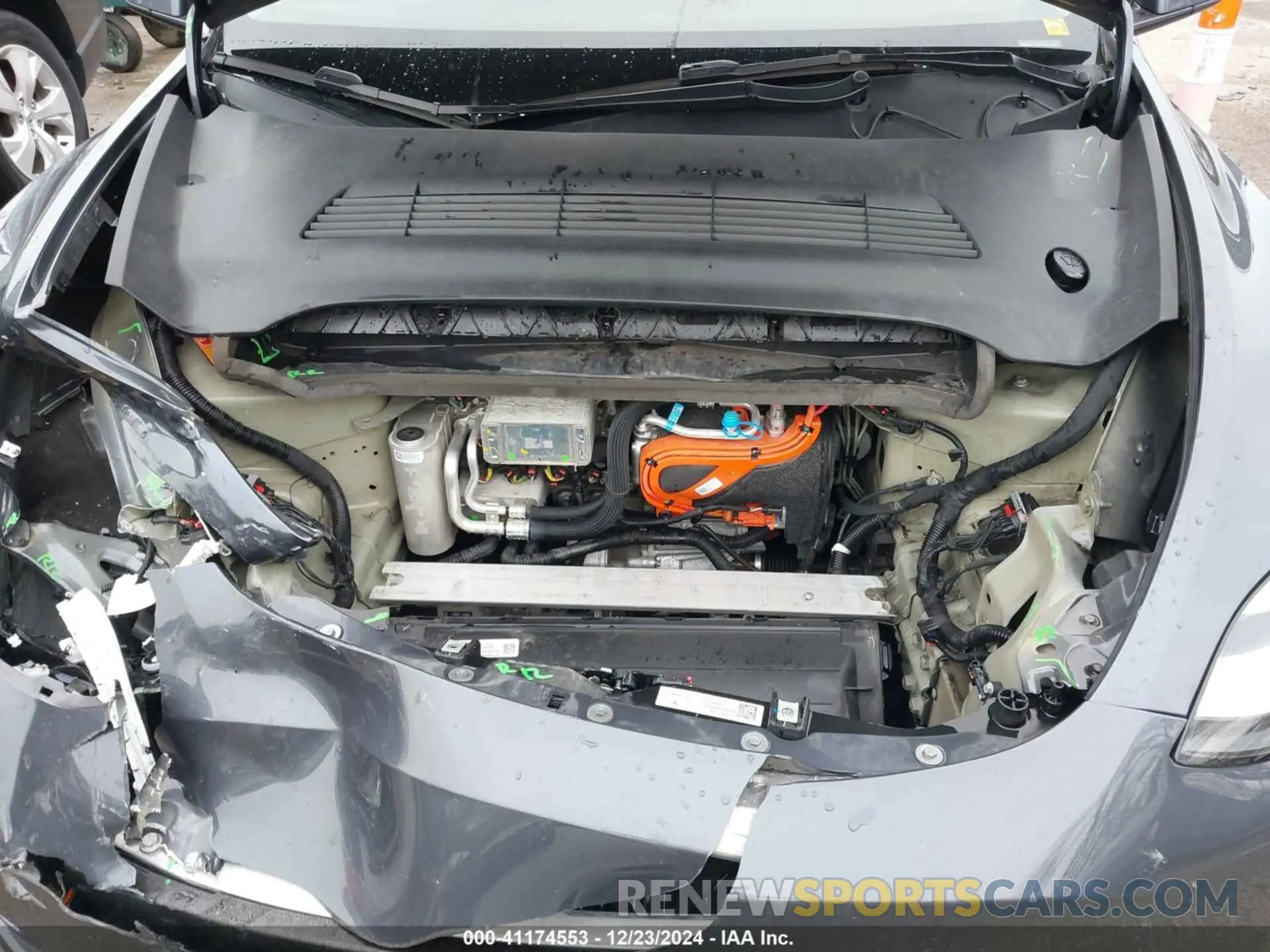 10 Photograph of a damaged car 7SAYGDEE3NA018379 TESLA MODEL Y 2022