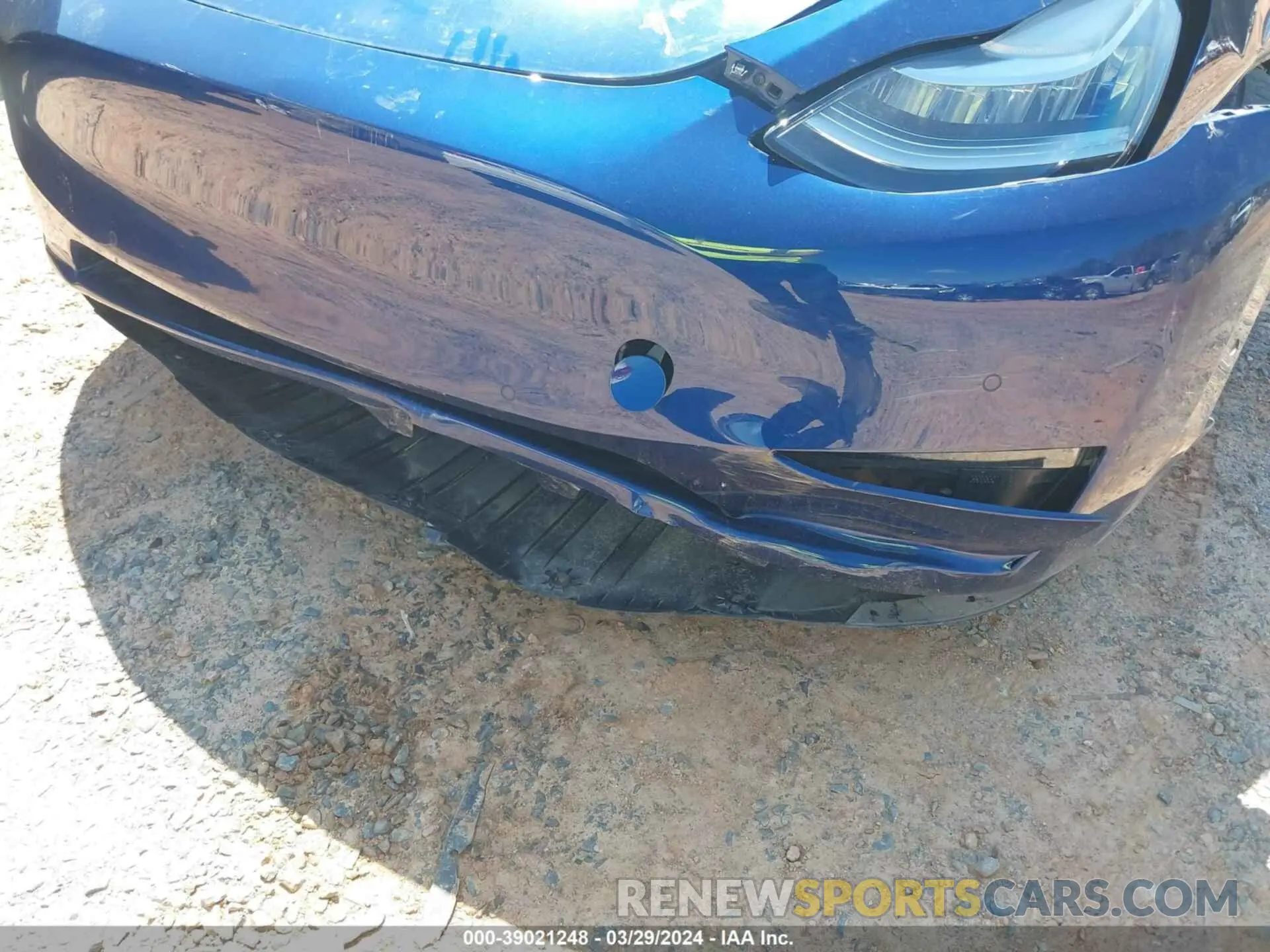 19 Photograph of a damaged car 7SAYGDEE3NF313873 TESLA MODEL Y 2022