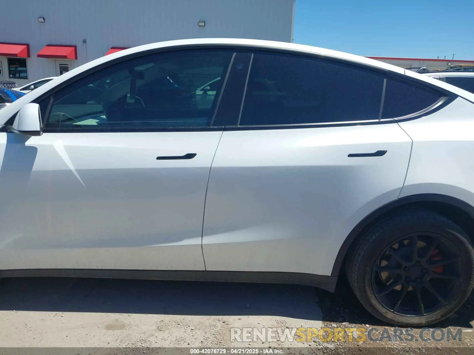 14 Photograph of a damaged car 7SAYGDEE3NF426481 TESLA MODEL Y 2022