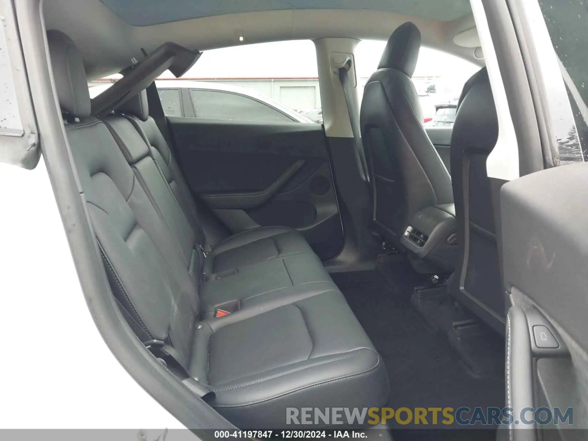 8 Photograph of a damaged car 7SAYGDEE3NF428795 TESLA MODEL Y 2022