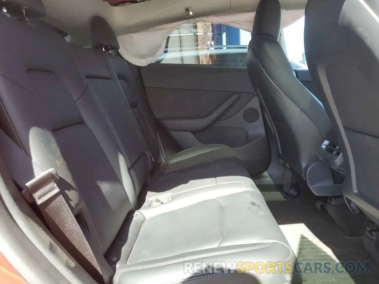 10 Photograph of a damaged car 7SAYGDEE3NF436119 TESLA MODEL Y 2022