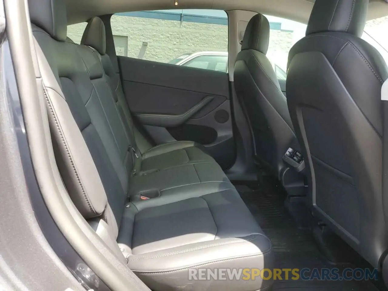 10 Photograph of a damaged car 7SAYGDEE3NF518397 TESLA MODEL Y 2022