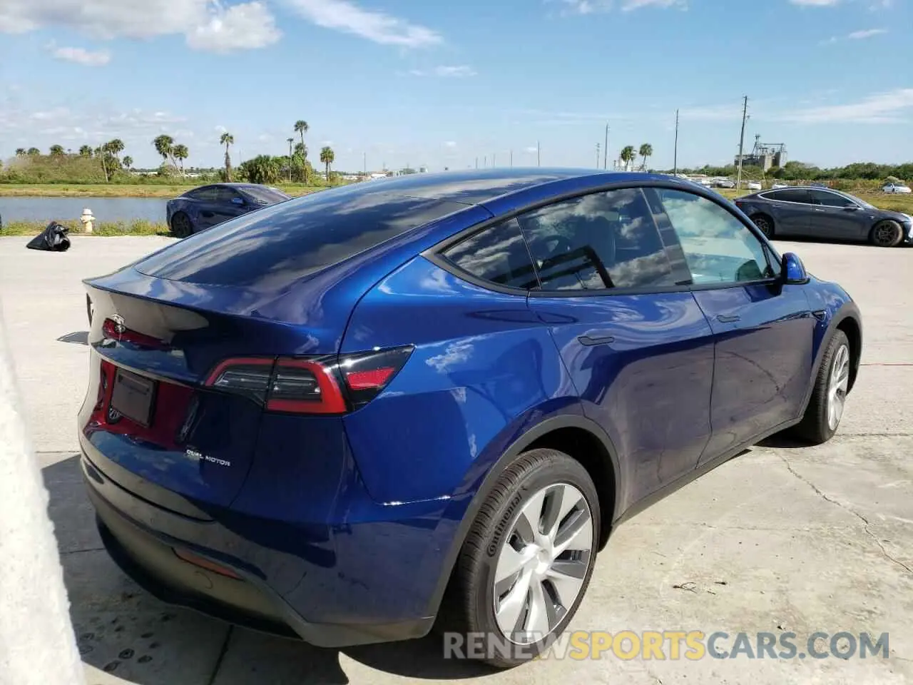 4 Photograph of a damaged car 7SAYGDEE3NF535281 TESLA MODEL Y 2022