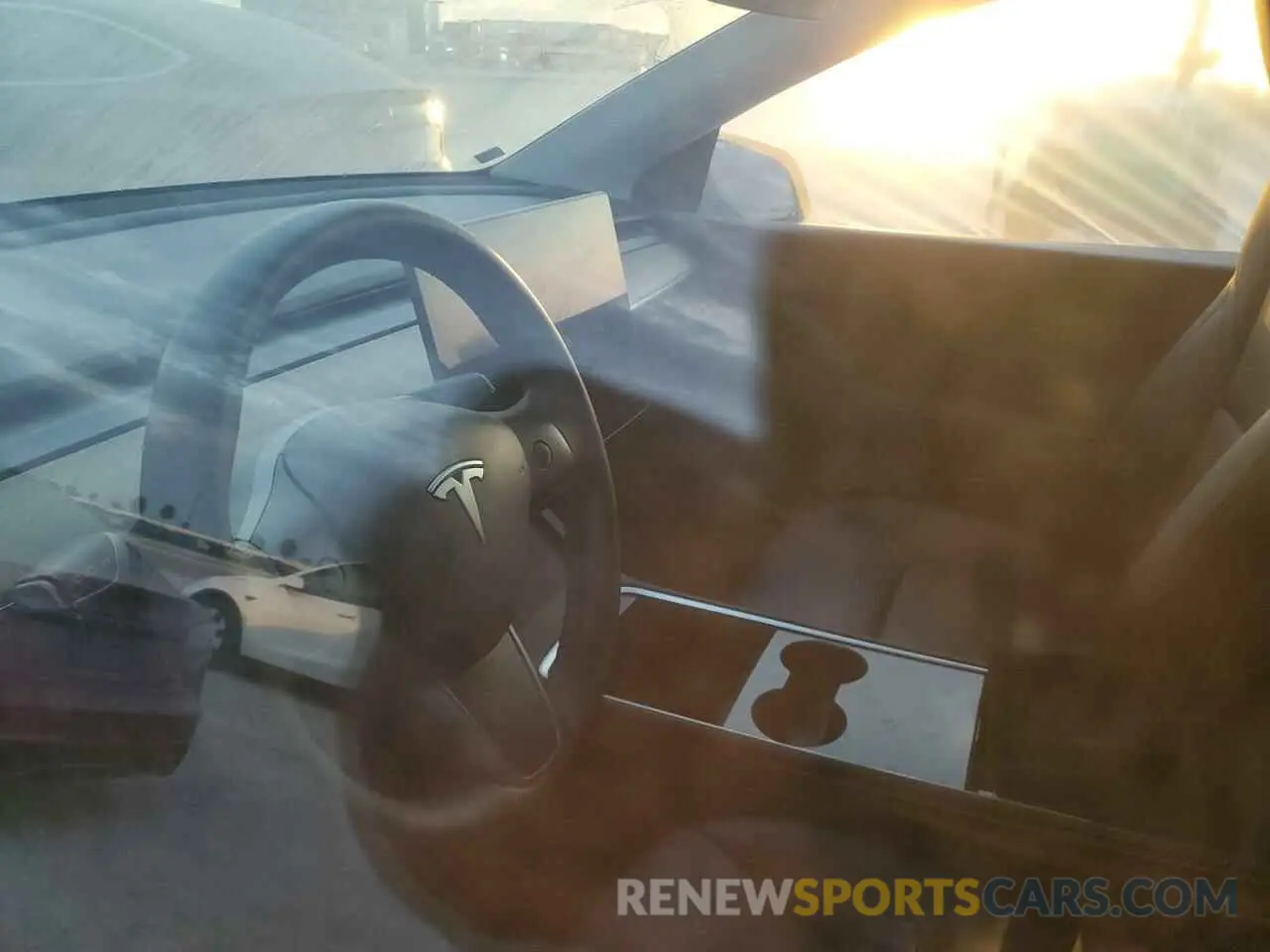9 Photograph of a damaged car 7SAYGDEE4NA008315 TESLA MODEL Y 2022