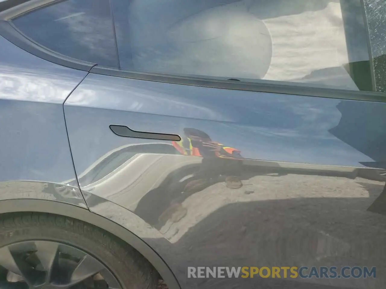 10 Photograph of a damaged car 7SAYGDEE4NA019623 TESLA MODEL Y 2022