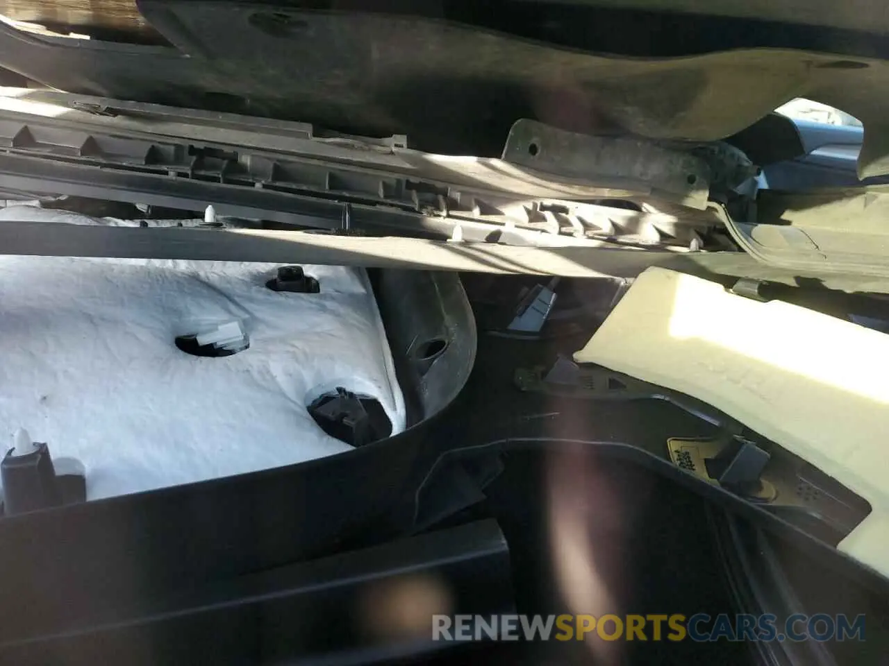 10 Photograph of a damaged car 7SAYGDEE4NA020707 TESLA MODEL Y 2022