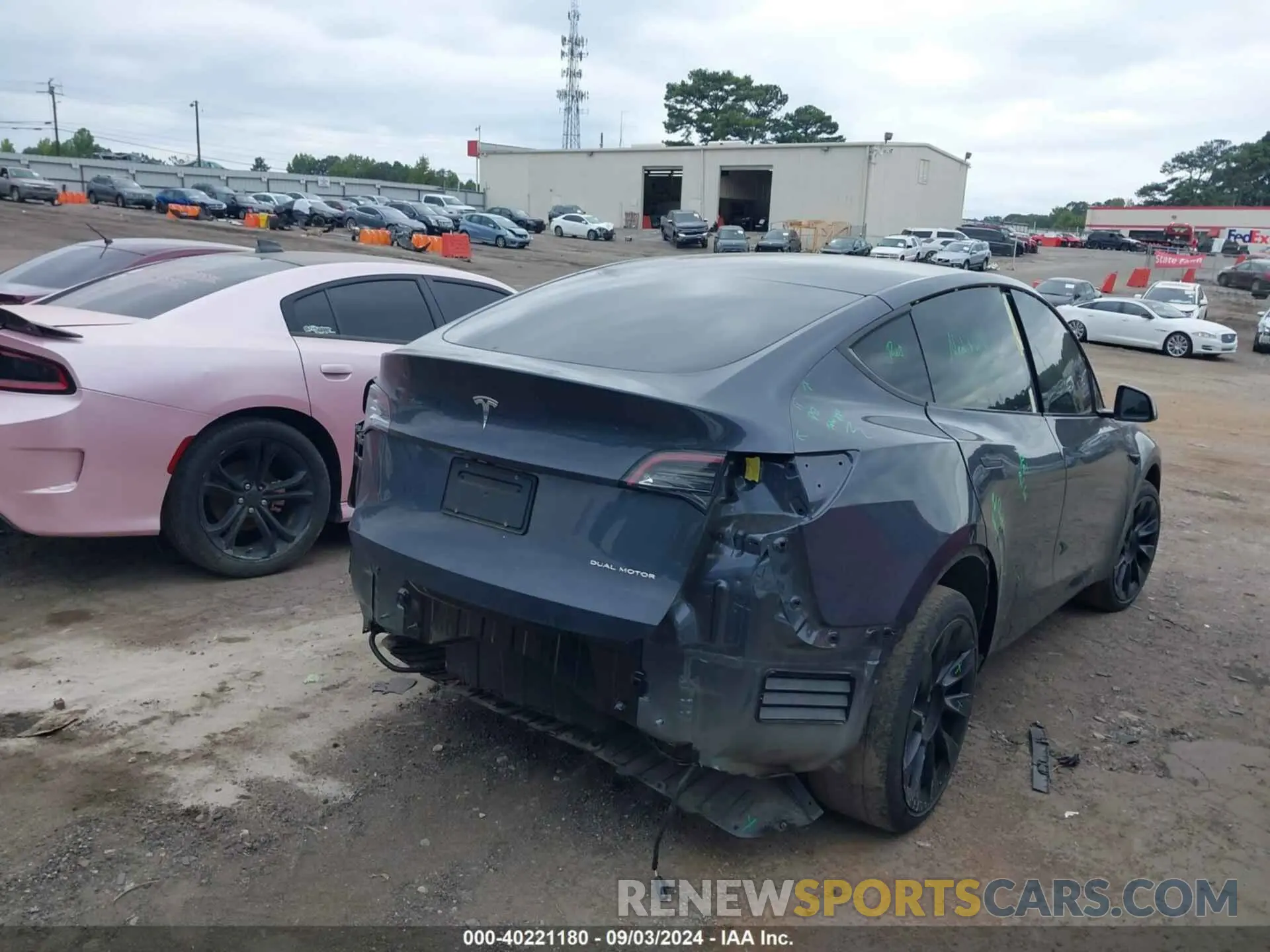 4 Photograph of a damaged car 7SAYGDEE4NF327183 TESLA MODEL Y 2022