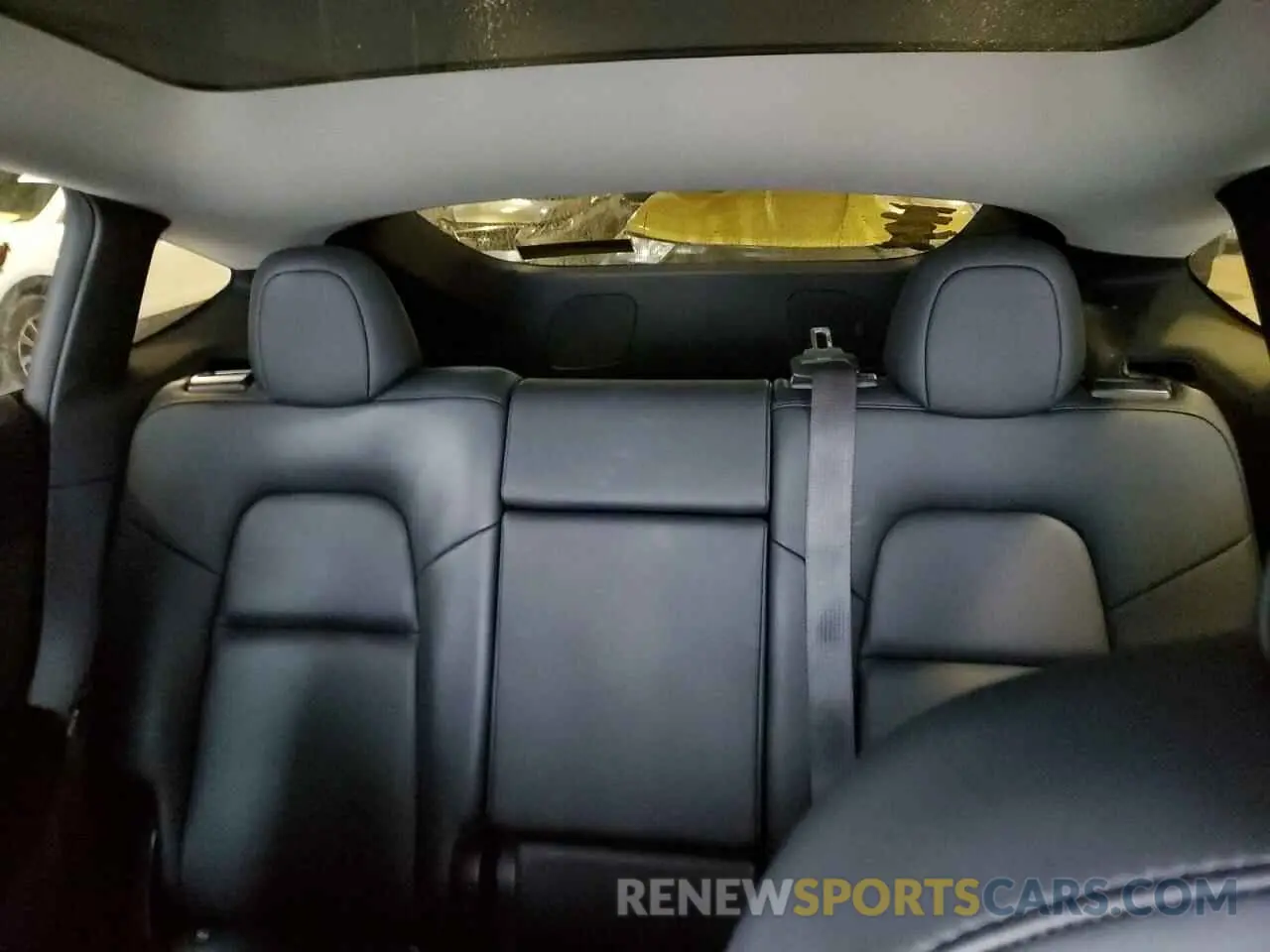 10 Photograph of a damaged car 7SAYGDEE4NF331606 TESLA MODEL Y 2022