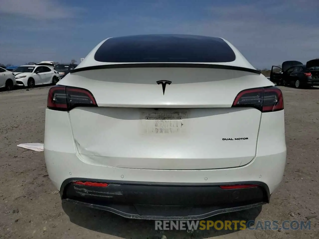 6 Photograph of a damaged car 7SAYGDEE4NF331881 TESLA MODEL Y 2022