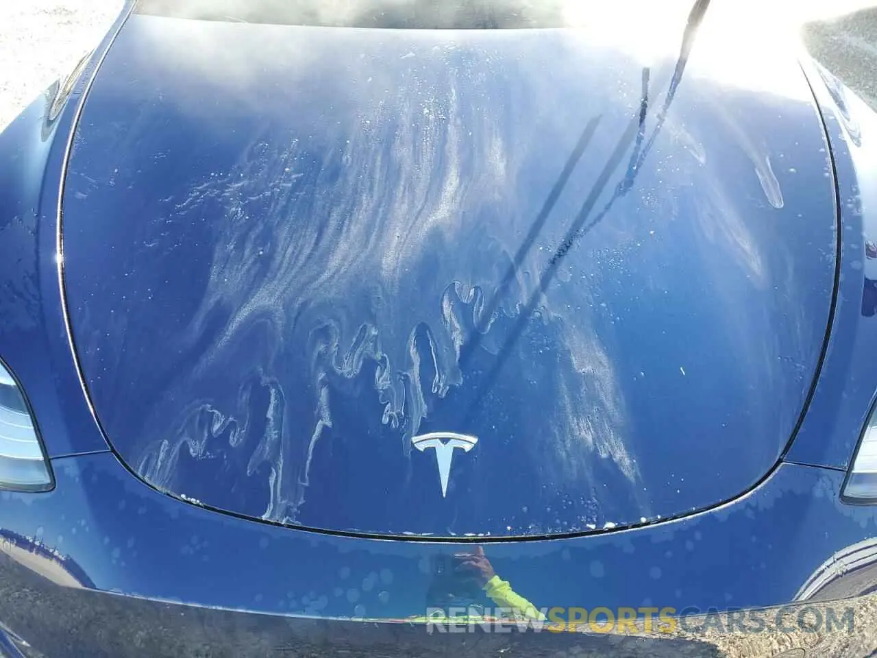 12 Photograph of a damaged car 7SAYGDEE4NF381860 TESLA MODEL Y 2022