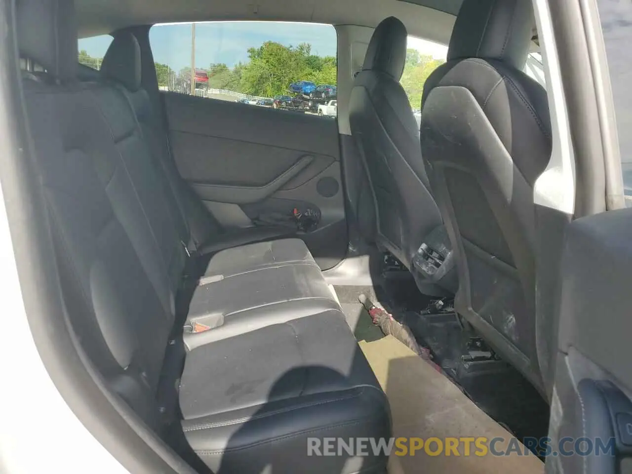 11 Photograph of a damaged car 7SAYGDEE4NF433939 TESLA MODEL Y 2022