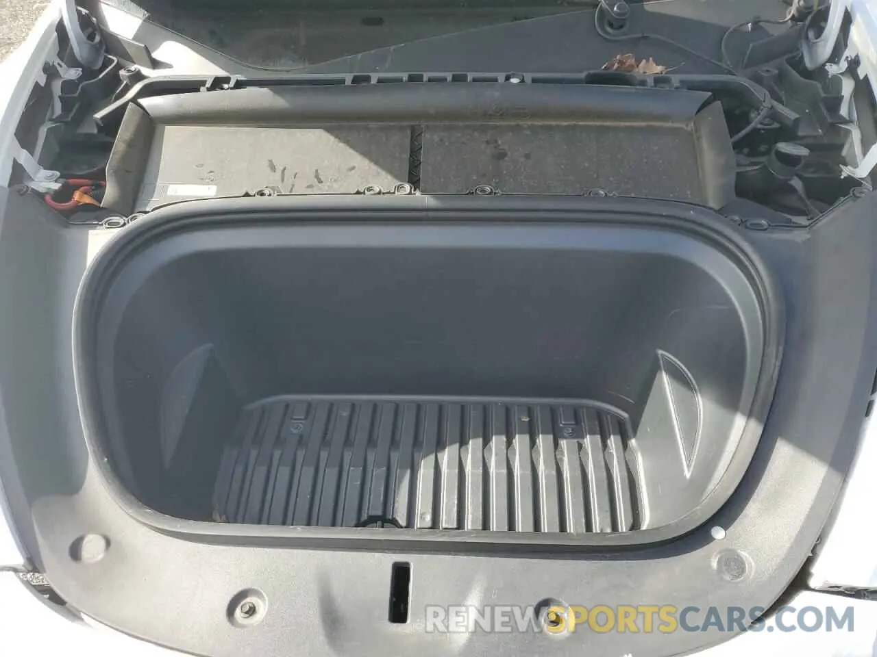 12 Photograph of a damaged car 7SAYGDEE4NF433939 TESLA MODEL Y 2022