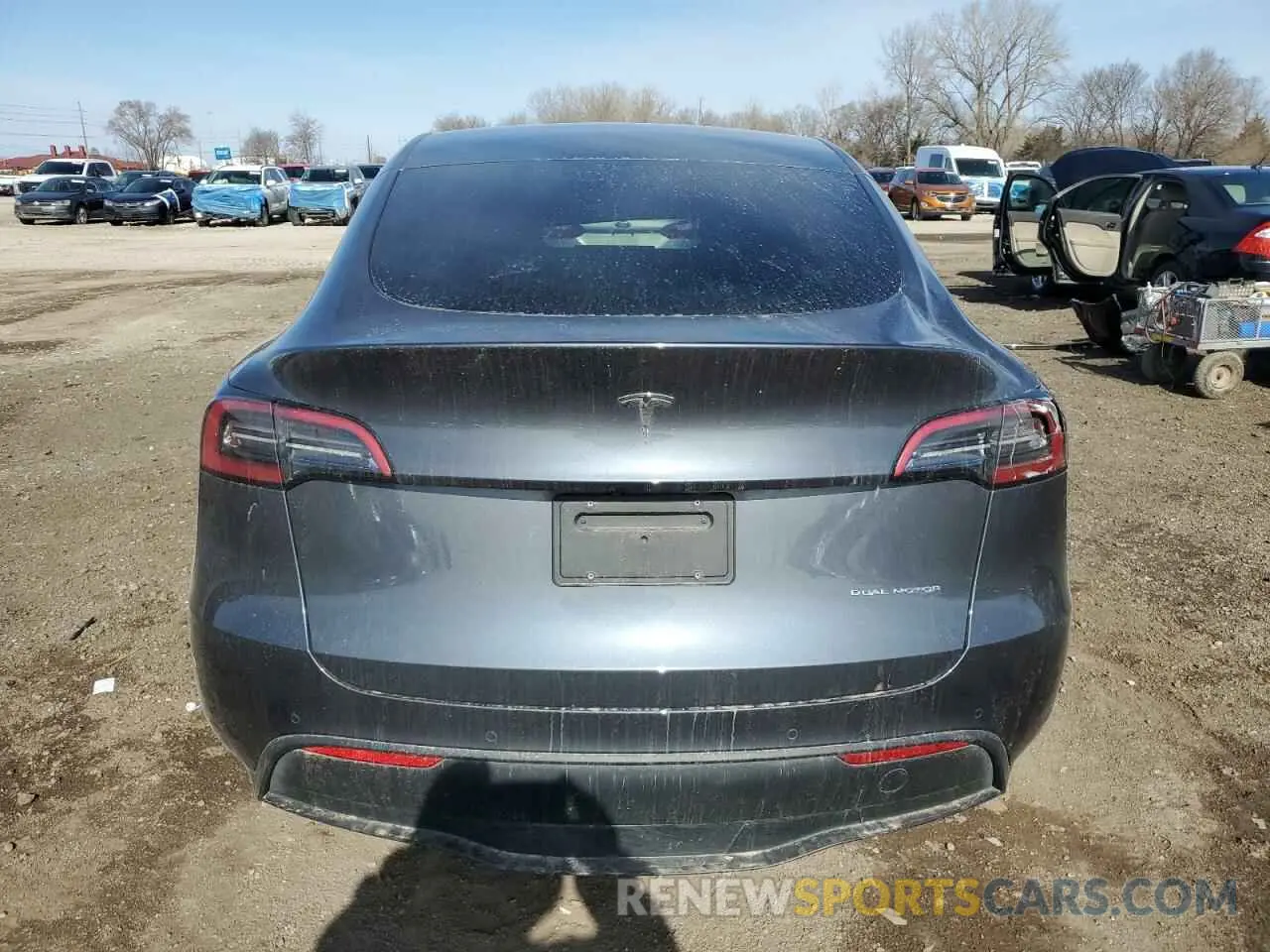 6 Photograph of a damaged car 7SAYGDEE5NF331940 TESLA MODEL Y 2022