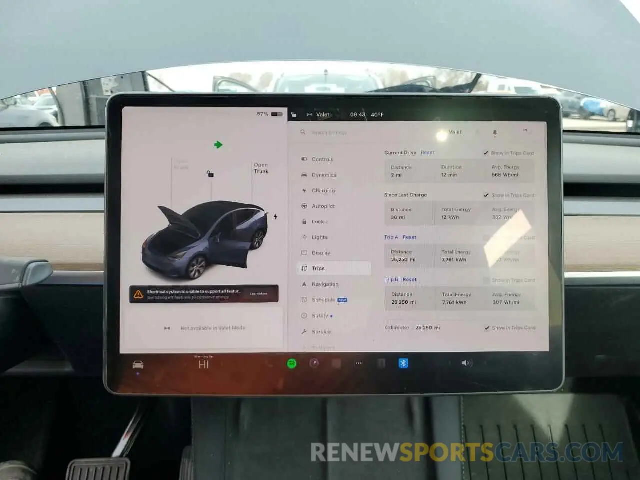 9 Photograph of a damaged car 7SAYGDEE5NF331940 TESLA MODEL Y 2022