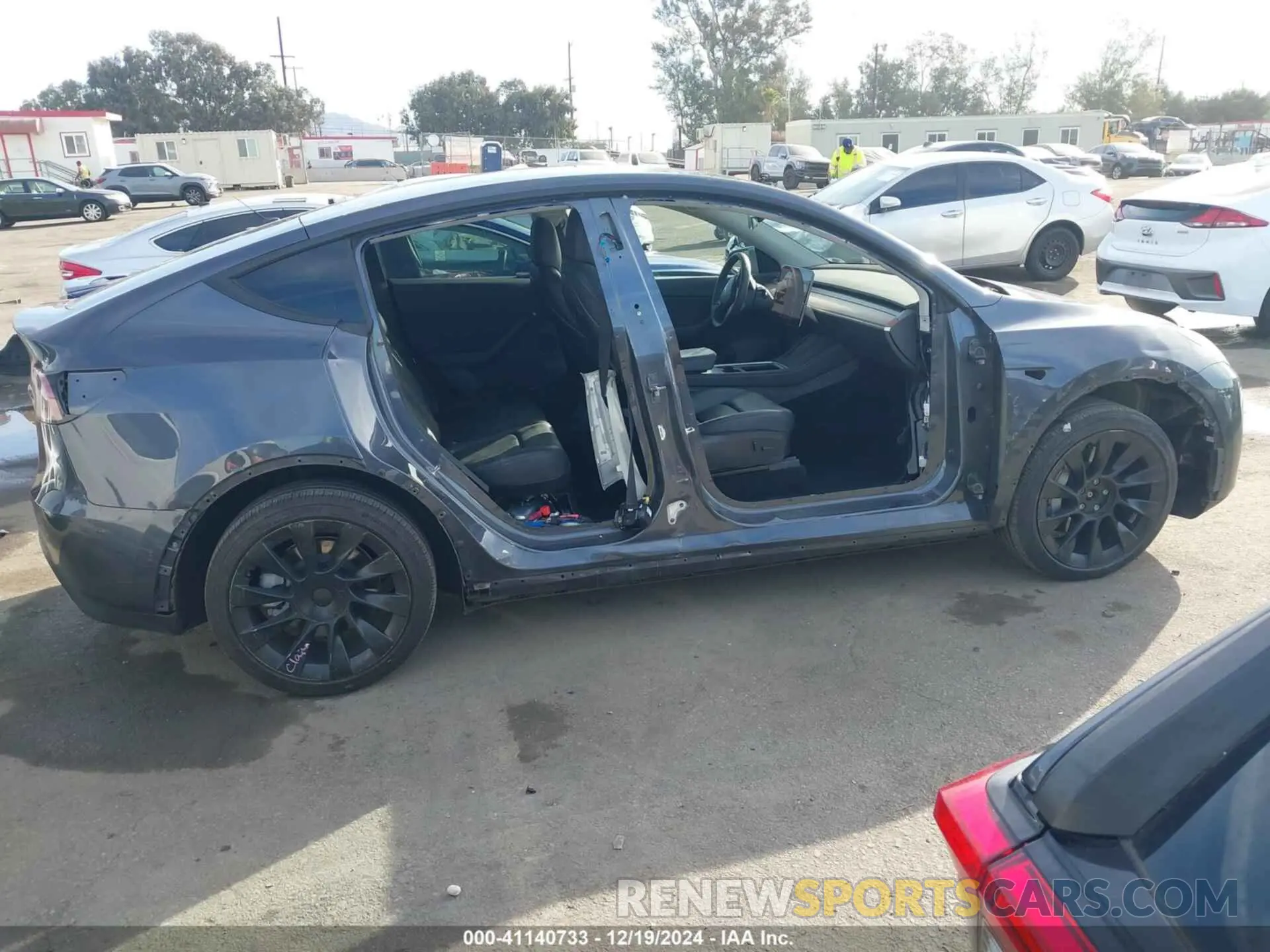 14 Photograph of a damaged car 7SAYGDEE5NF343506 TESLA MODEL Y 2022