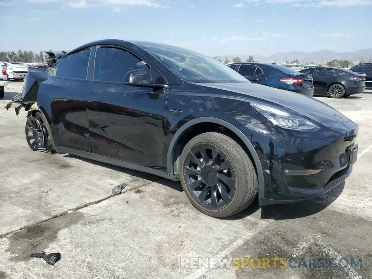 4 Photograph of a damaged car 7SAYGDEE5NF367952 TESLA MODEL Y 2022
