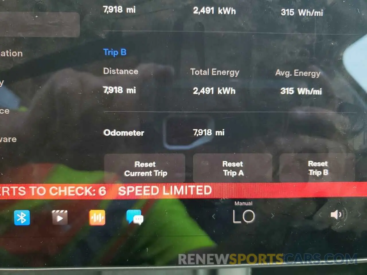 9 Photograph of a damaged car 7SAYGDEE5NF386694 TESLA MODEL Y 2022