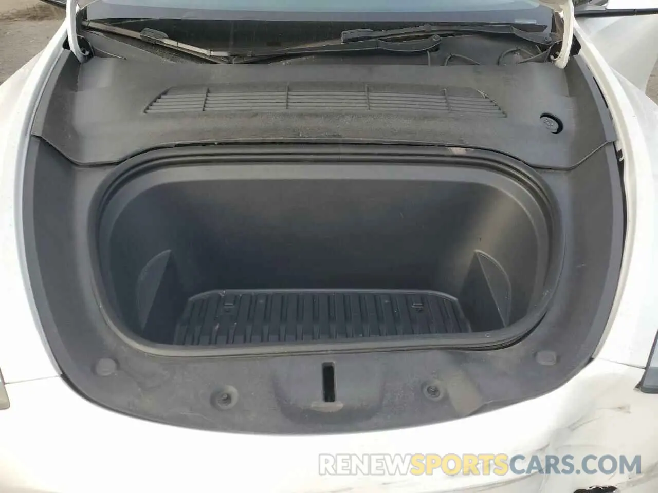 12 Photograph of a damaged car 7SAYGDEE5NF425834 TESLA MODEL Y 2022