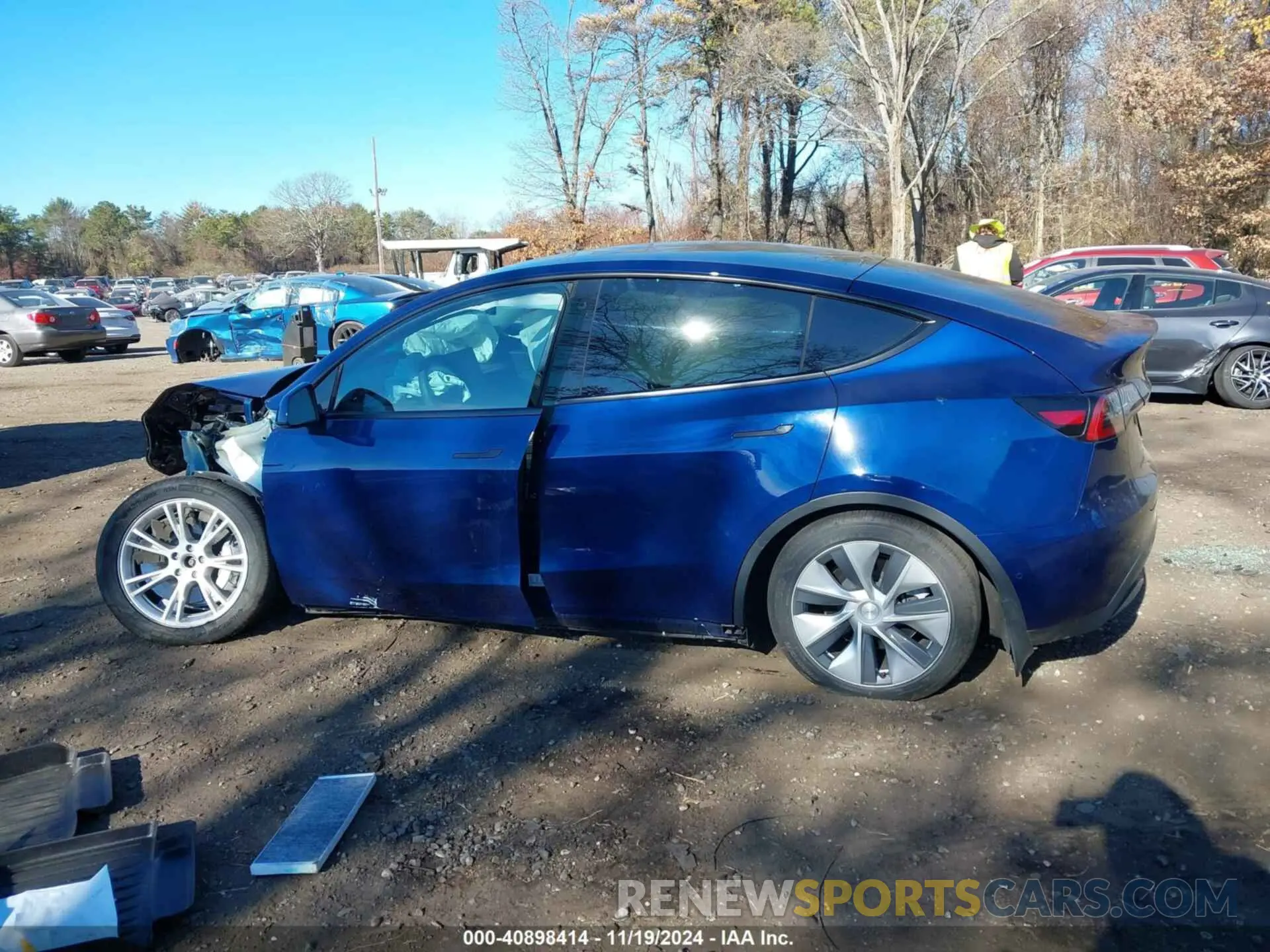 14 Photograph of a damaged car 7SAYGDEE5NF440642 TESLA MODEL Y 2022