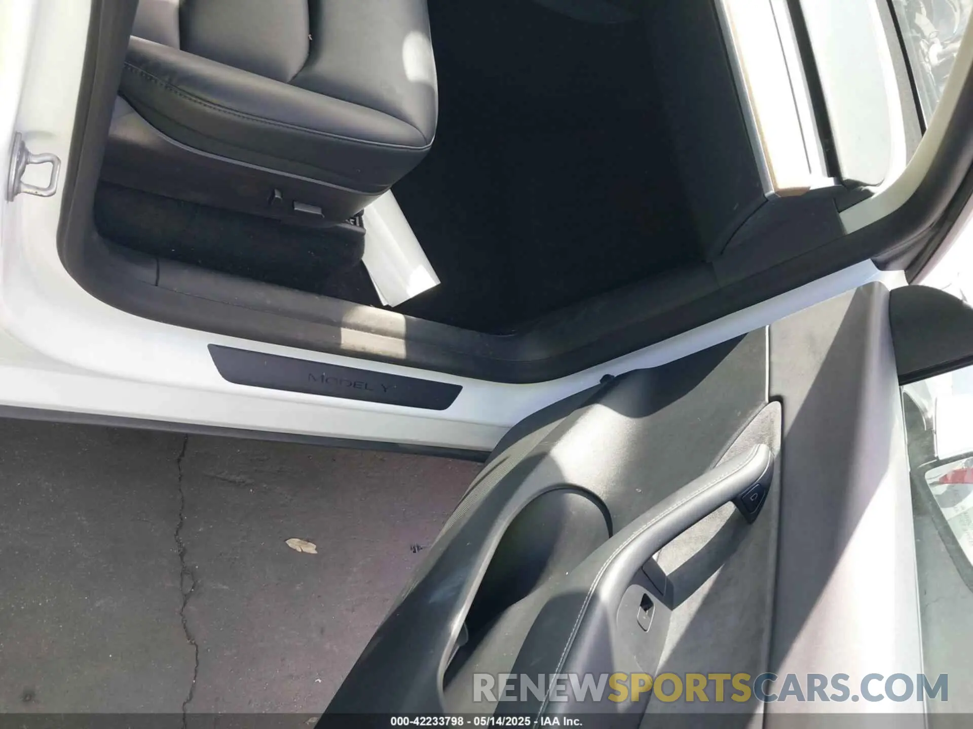 20 Photograph of a damaged car 7SAYGDEE5NF504369 TESLA MODEL Y 2022