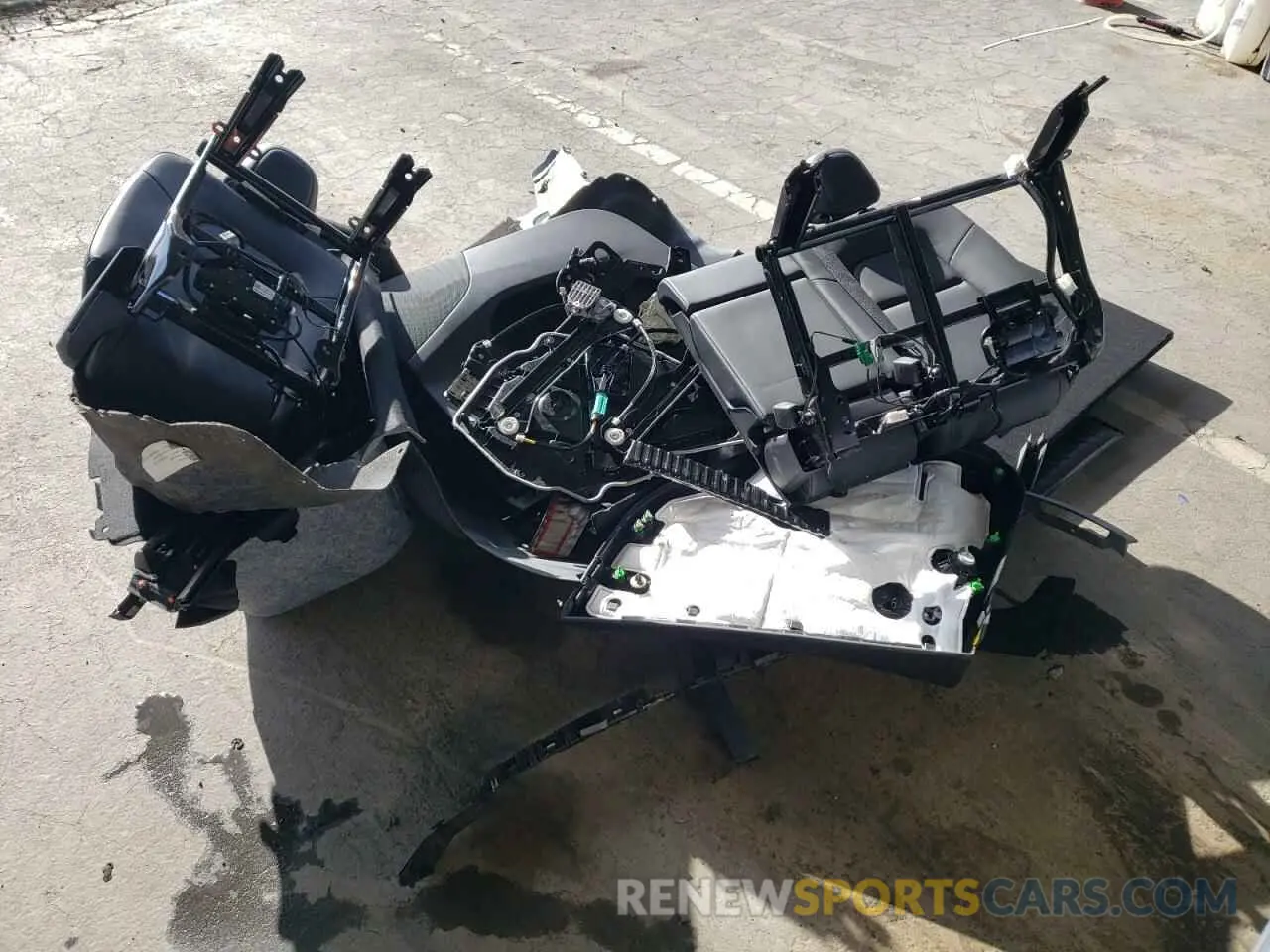 12 Photograph of a damaged car 7SAYGDEE5NF552003 TESLA MODEL Y 2022