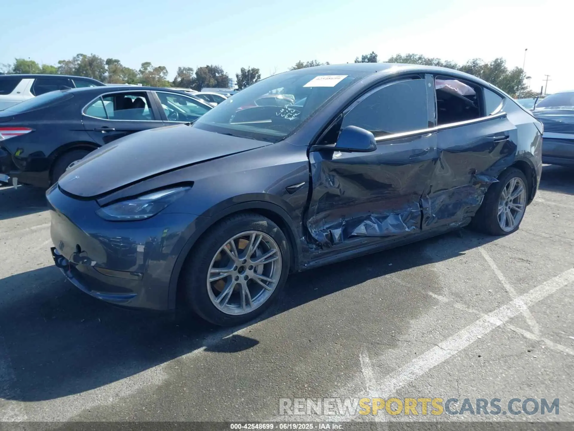 2 Фотография поврежденного автомобиля 7SAYGDEE5NF557900 TESLA MODEL Y 2022