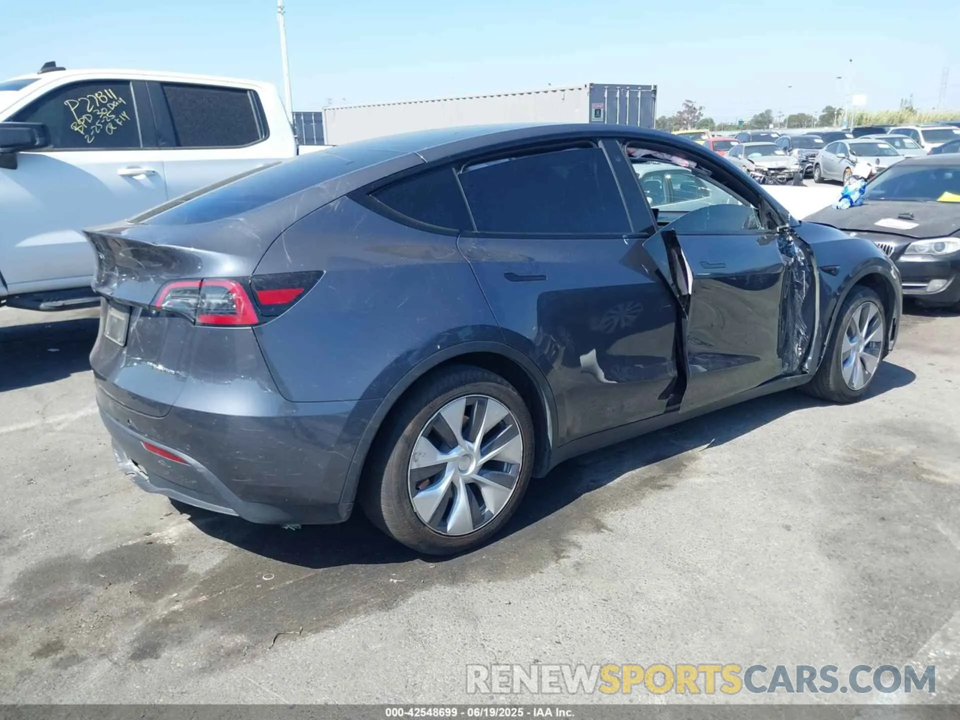 4 Фотография поврежденного автомобиля 7SAYGDEE5NF557900 TESLA MODEL Y 2022