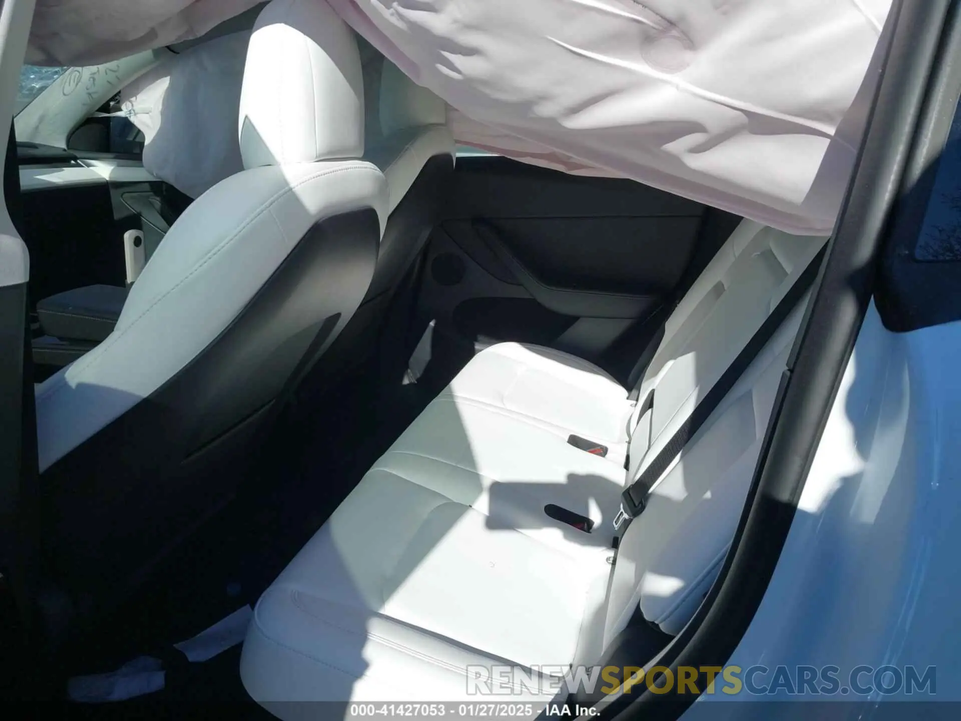 8 Photograph of a damaged car 7SAYGDEE5NF562725 TESLA MODEL Y 2022