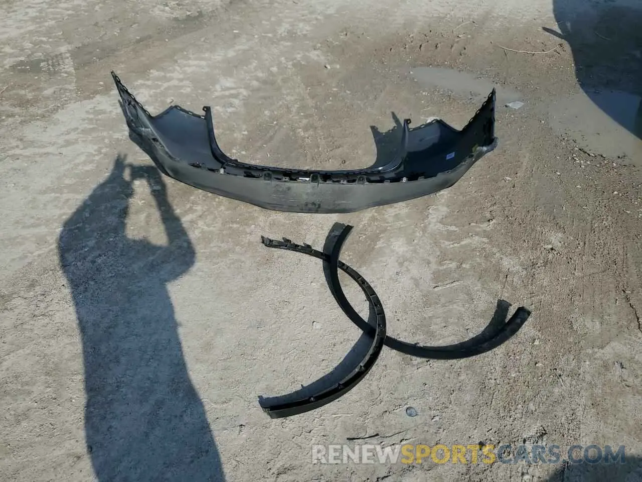 13 Photograph of a damaged car 7SAYGDEE6NA003424 TESLA MODEL Y 2022