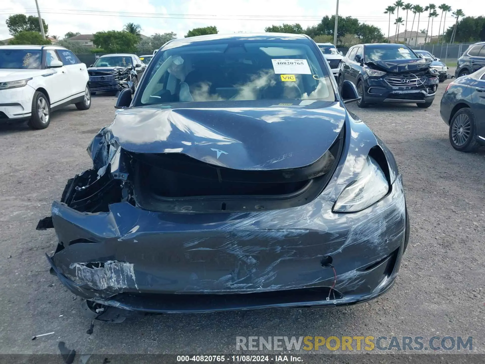 12 Photograph of a damaged car 7SAYGDEE6NA003715 TESLA MODEL Y 2022