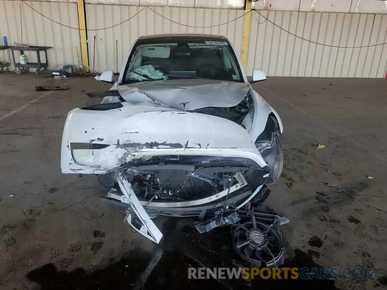 5 Photograph of a damaged car 7SAYGDEE6NA018764 TESLA MODEL Y 2022