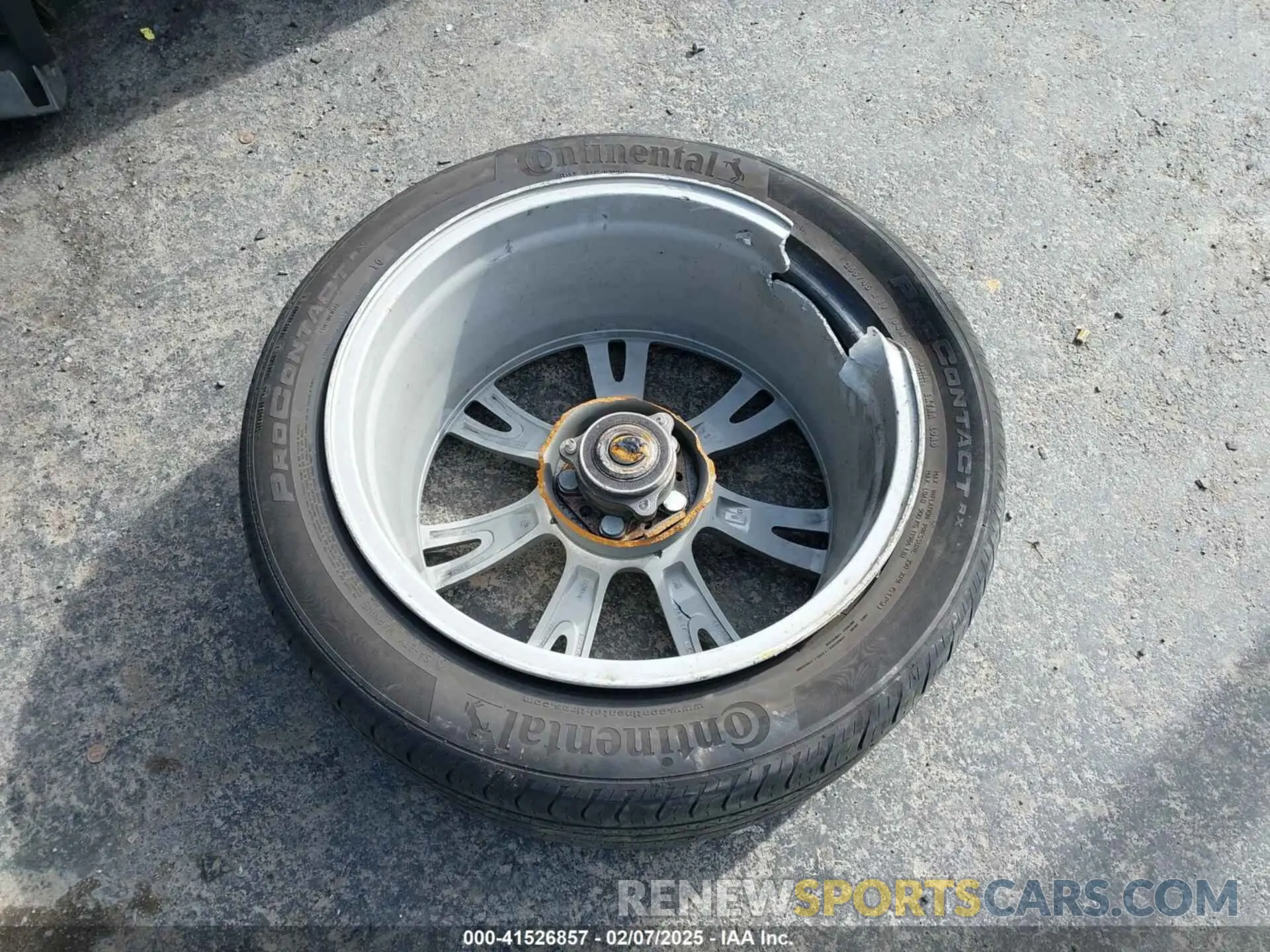 11 Photograph of a damaged car 7SAYGDEE6NF318372 TESLA MODEL Y 2022