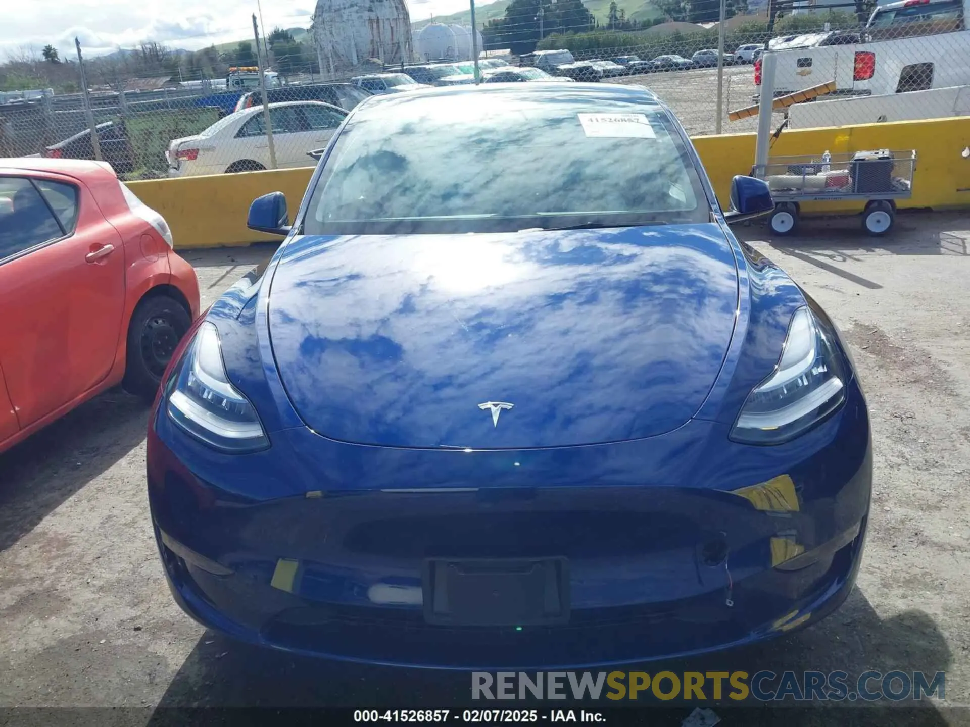 12 Photograph of a damaged car 7SAYGDEE6NF318372 TESLA MODEL Y 2022
