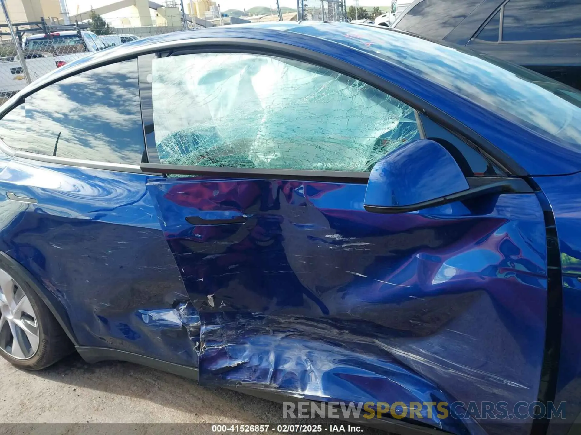 13 Photograph of a damaged car 7SAYGDEE6NF318372 TESLA MODEL Y 2022