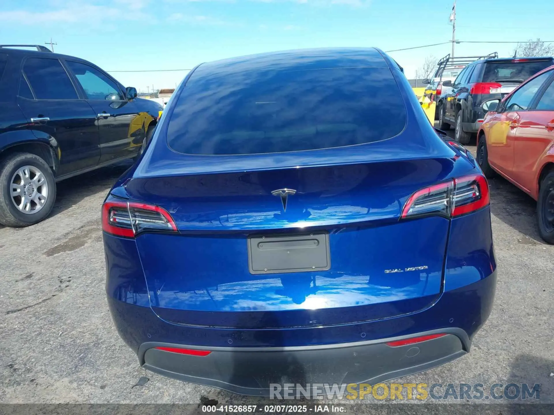 16 Photograph of a damaged car 7SAYGDEE6NF318372 TESLA MODEL Y 2022