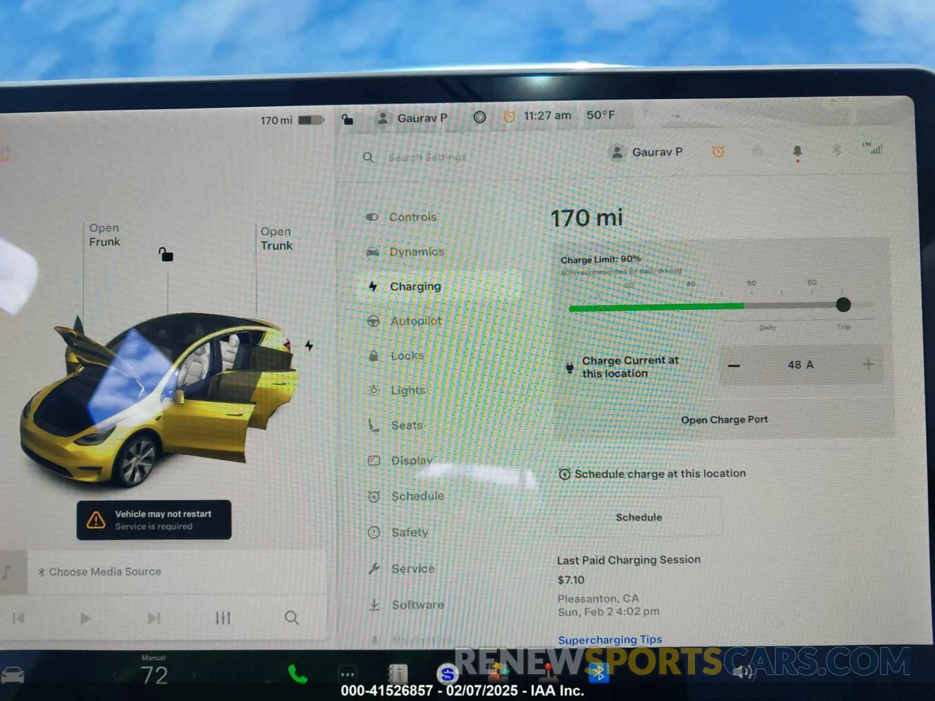 17 Photograph of a damaged car 7SAYGDEE6NF318372 TESLA MODEL Y 2022