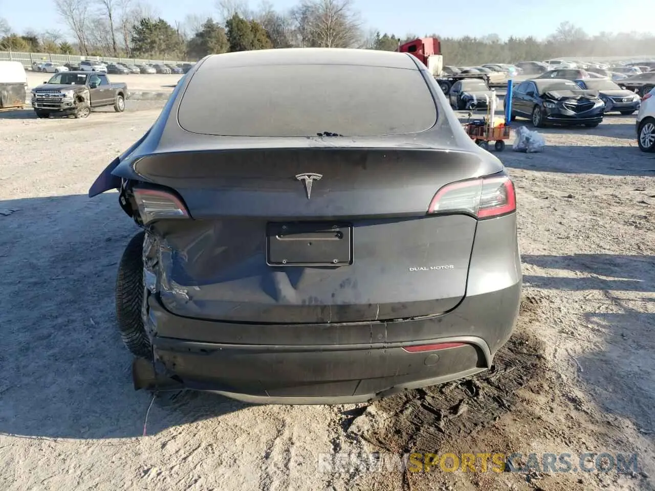 6 Photograph of a damaged car 7SAYGDEE6NF331851 TESLA MODEL Y 2022